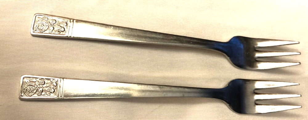 2PC Condiment Pickle Fork Set Ekco Eterna ROSE COTILLION Stainless Olive Flower