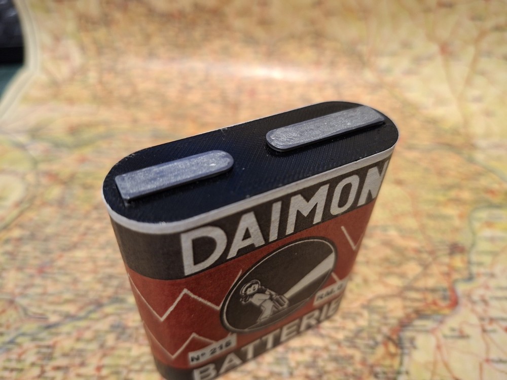 WW2 German Daimon battery - reproduction prop