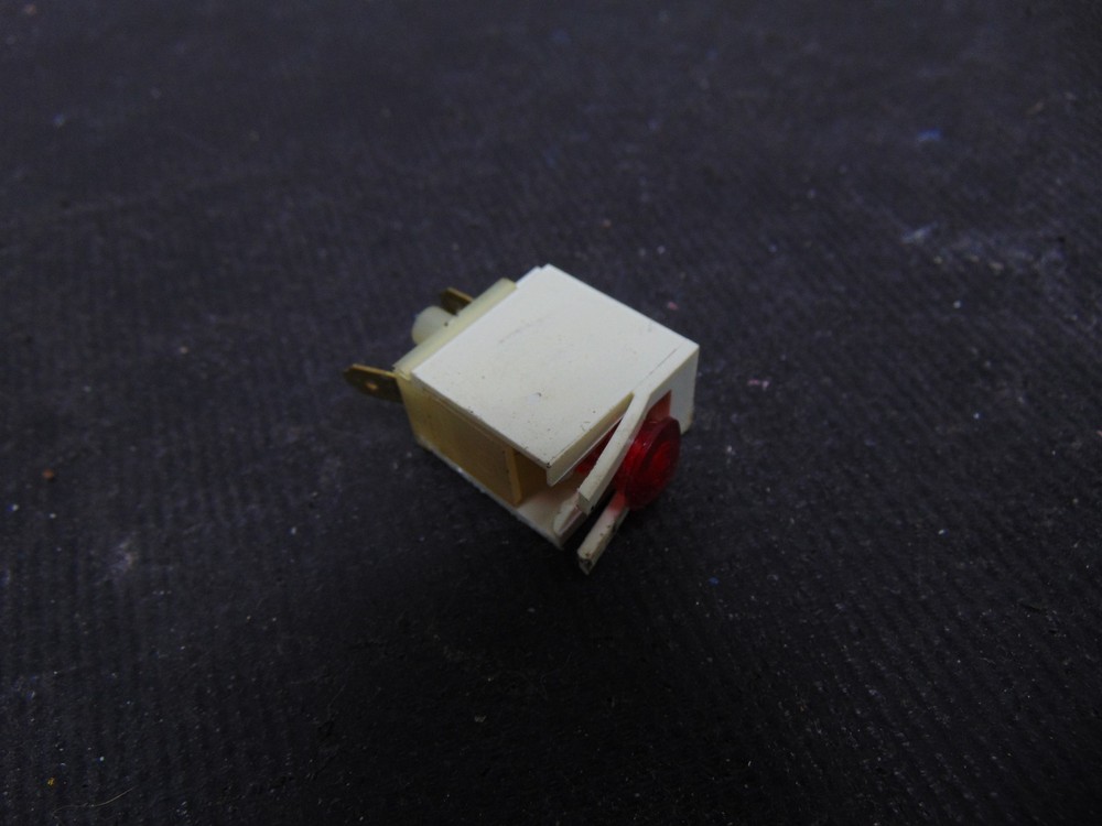 GE Range JBP66B0B1AD Indicator Light WB27T10113