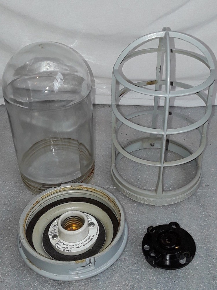 Appleton VU 200 Explosion Proof Light Excellent-possibly NOS MORE AVAILABLE