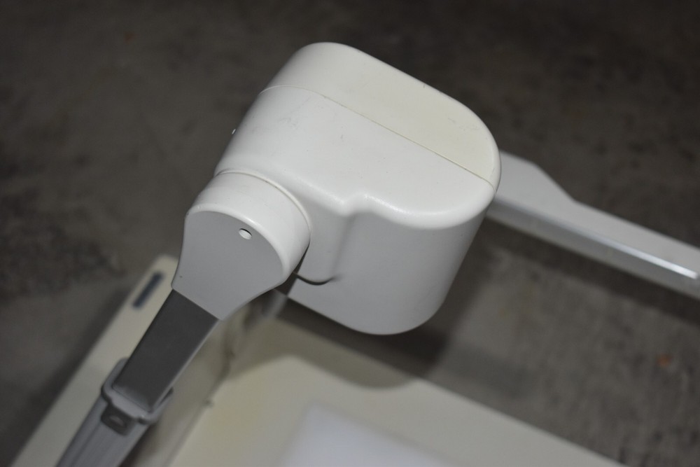 Elmo Auto Focus Overhead Visual Presenter Camera Projector Model EV-400AF