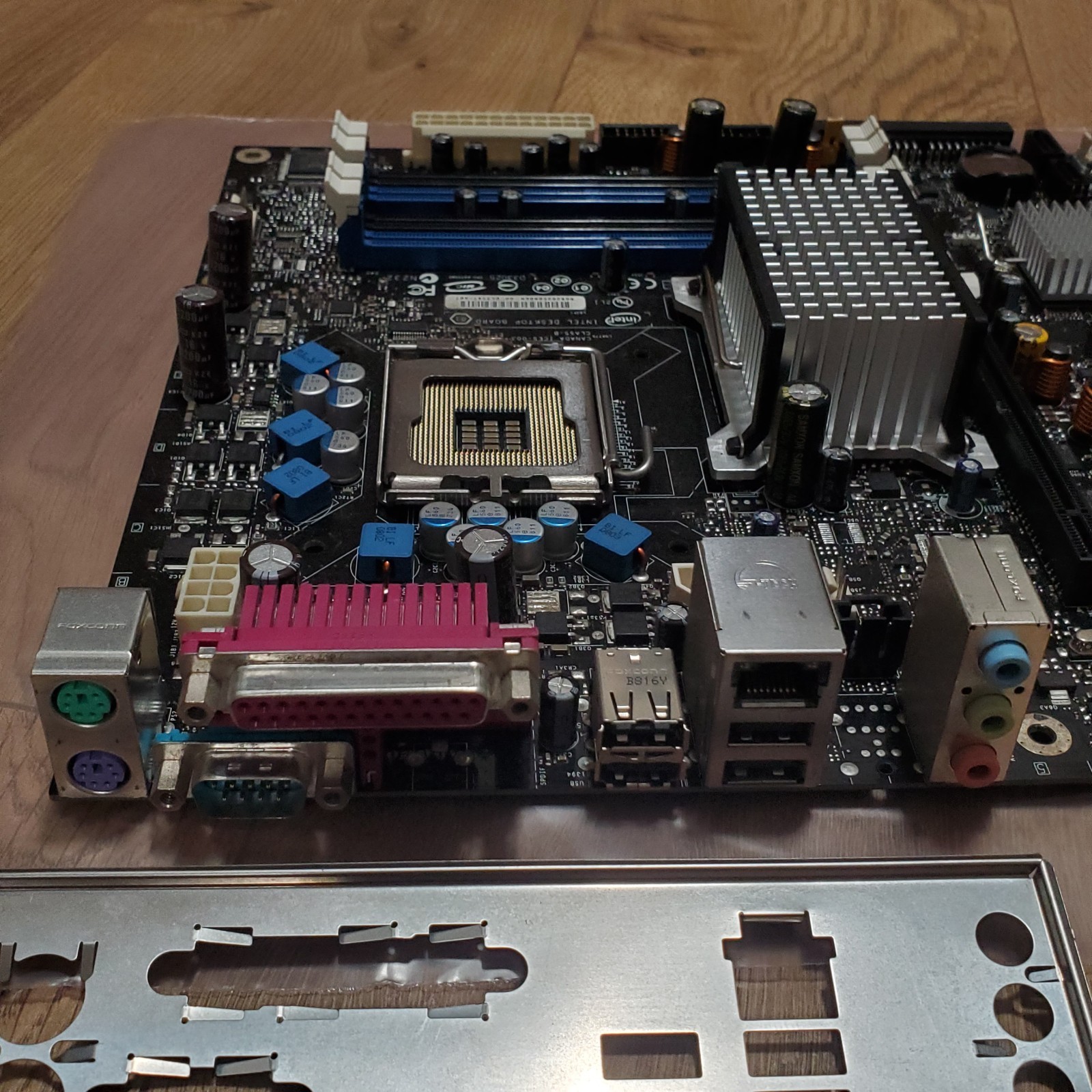 Intel D975XBX2 ATX LGA 775 DDR2 SDRAM Motherboard I/O Plate Tested Free Shipping
