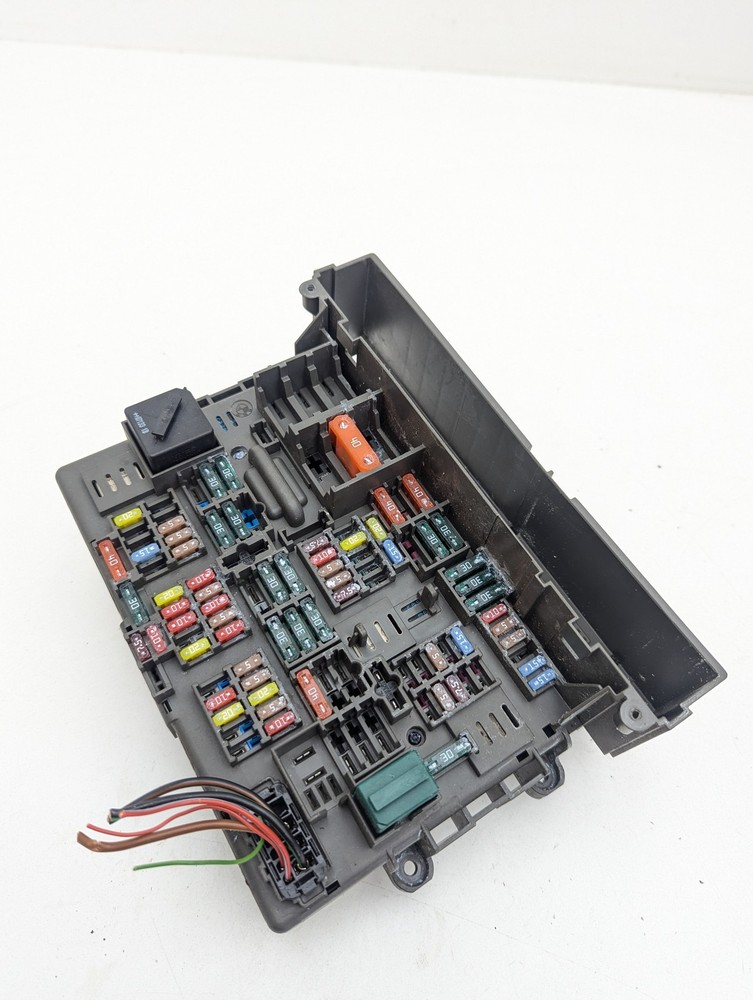 BMW E88 E90 E92 E84 1/3 Series Power Distribution Fuse Box 9119447