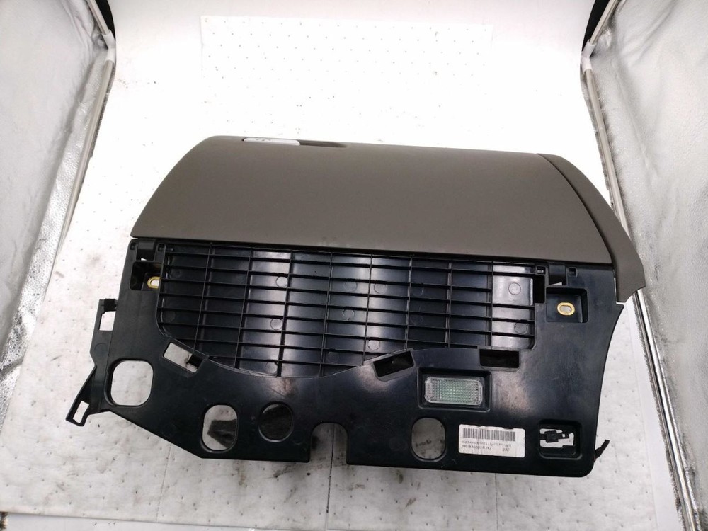 Q5 2012 Glove Box 632946