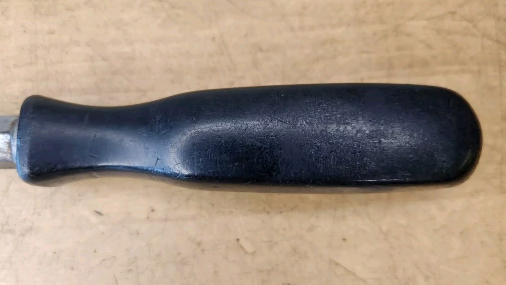 Vintage Snap On SSD8 - 8" Long Flat Tip Blade Black Hard Handle Screwdriver