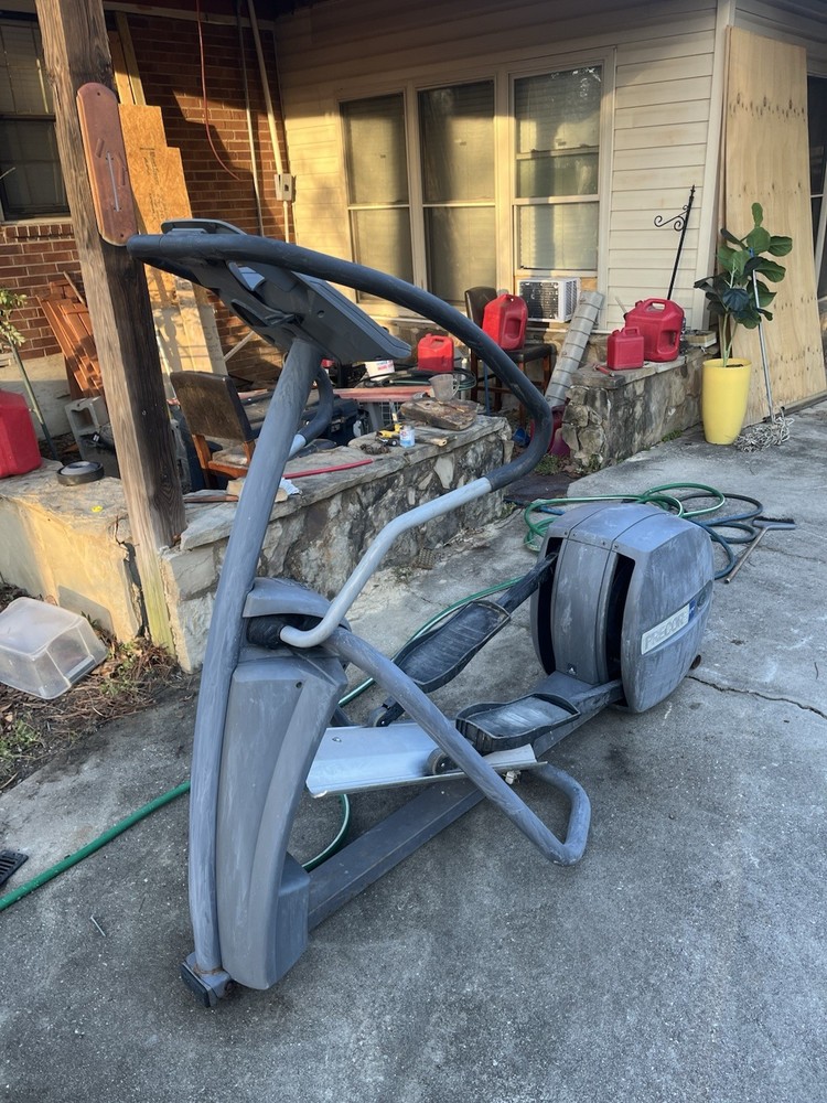 Precor EFX 5.23 Elliptical Machine CrossRamp SmartRate QuickStart 12 Programs