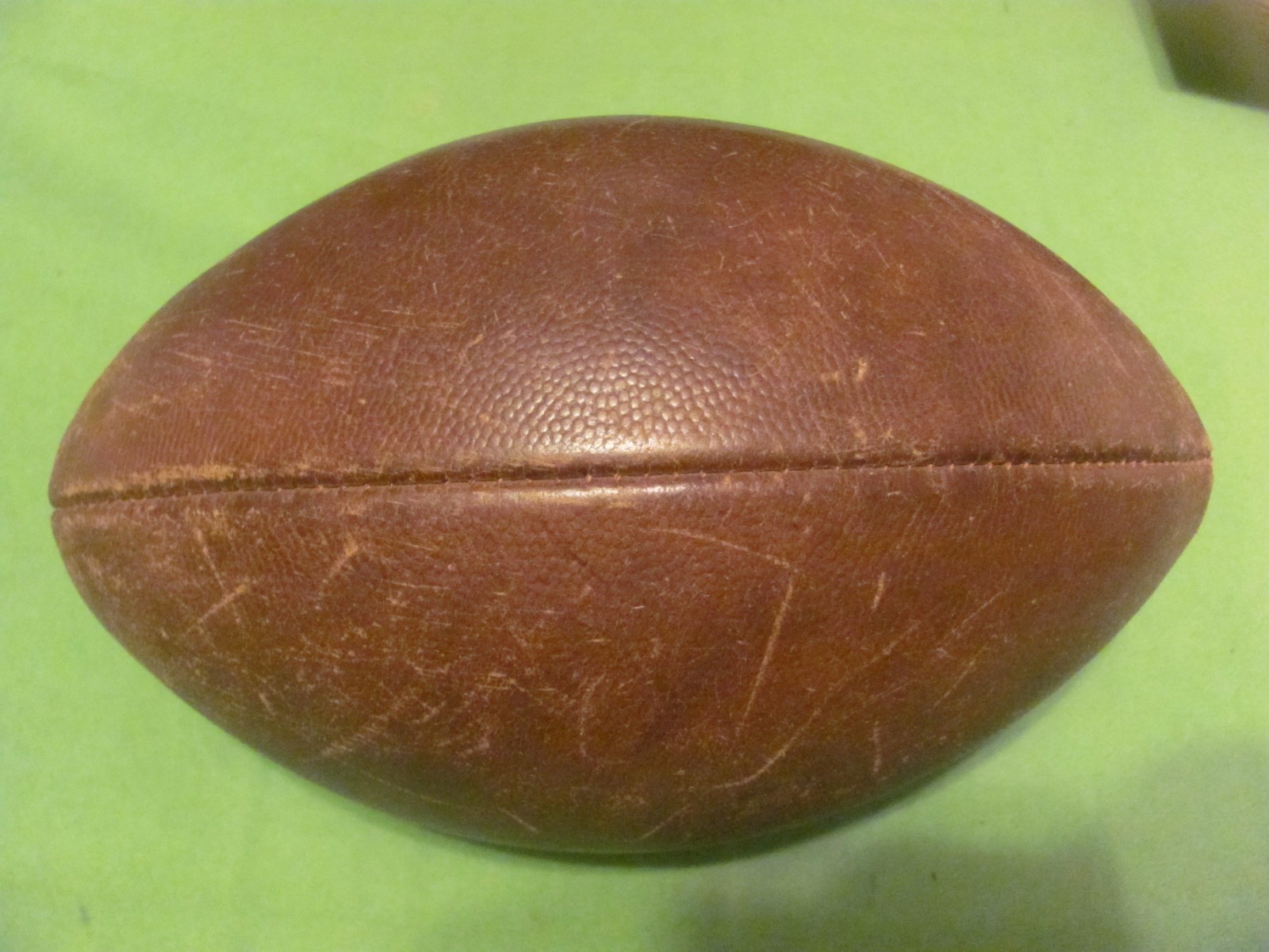 Wilson GST WTF1003 NCAA/NFHS Collegiate Leather Football USA.