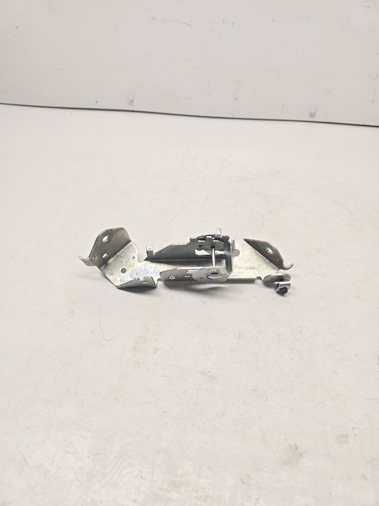 BRIGGS AND STRATTON ENGINE CONTROL BRACKET 798916