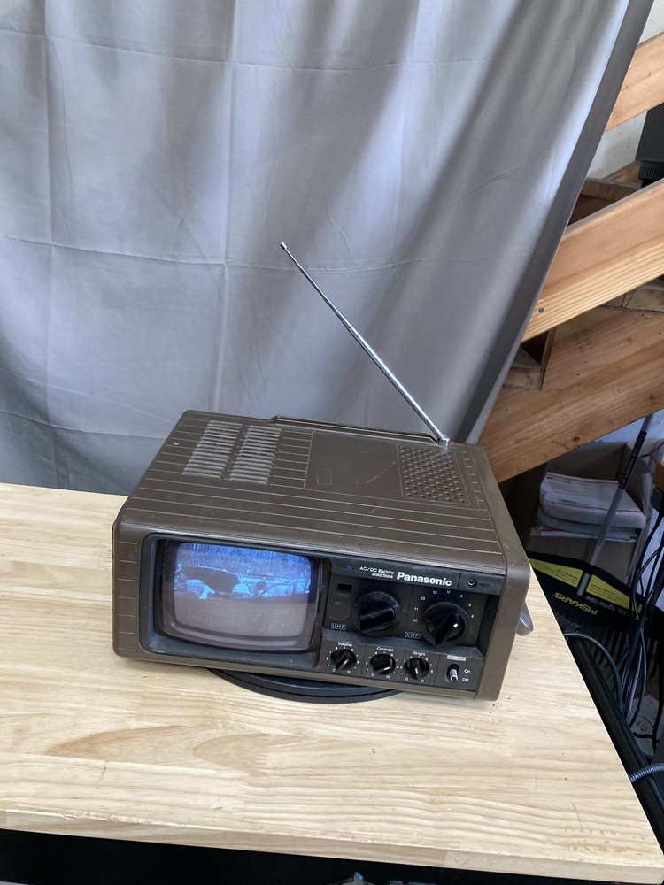 Panasonic Solid State TR-525 Portable Television 1975 Tested Working
