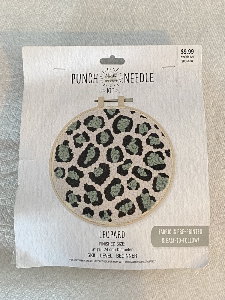 FABRIC EDITIONS Punch Needle Kit LEOPARD, Beginner Level, Finished Size 6” NEW