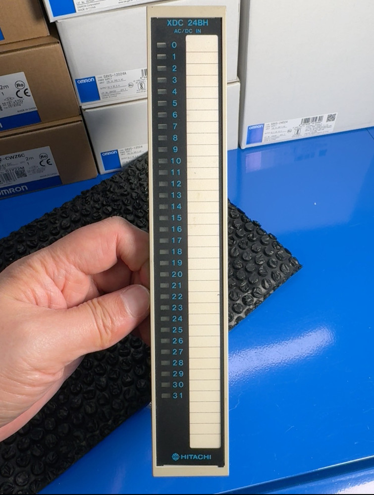 1pcs Orginal HITACHI XDC24BH Digital output module Tested