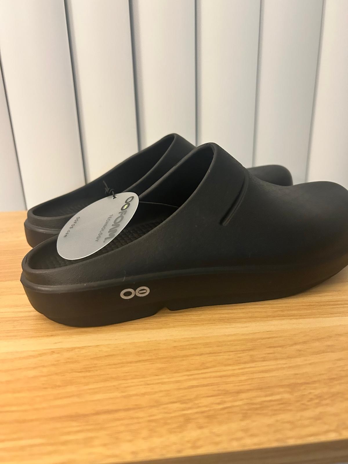 OOFOS OOcloog Recovery Clog – Unisex (W9 & M7) NEW