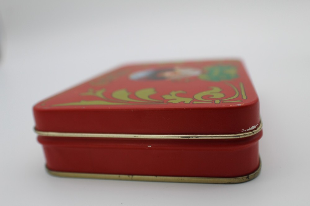 Sealed COCA COLA Playing Cards With Tin