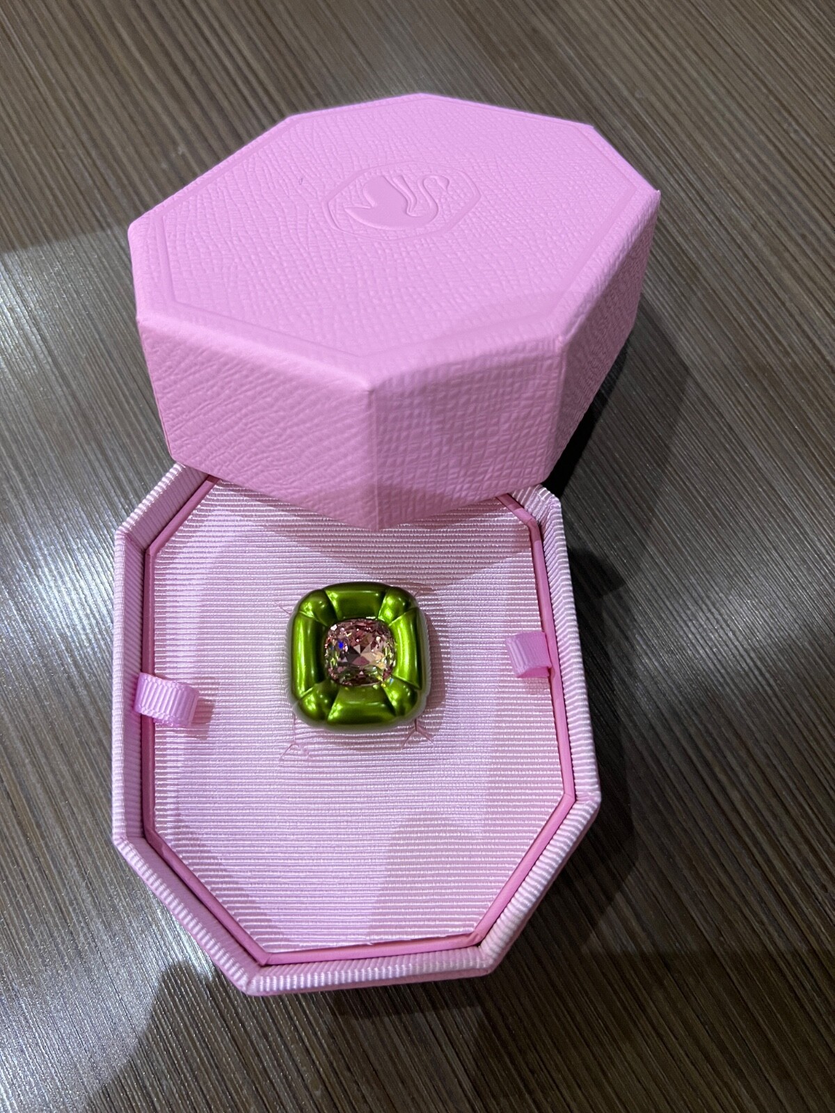 Swarovski Dulcis Cushion Cut green Cocktail Ring 5609722 Size 60 New 💕