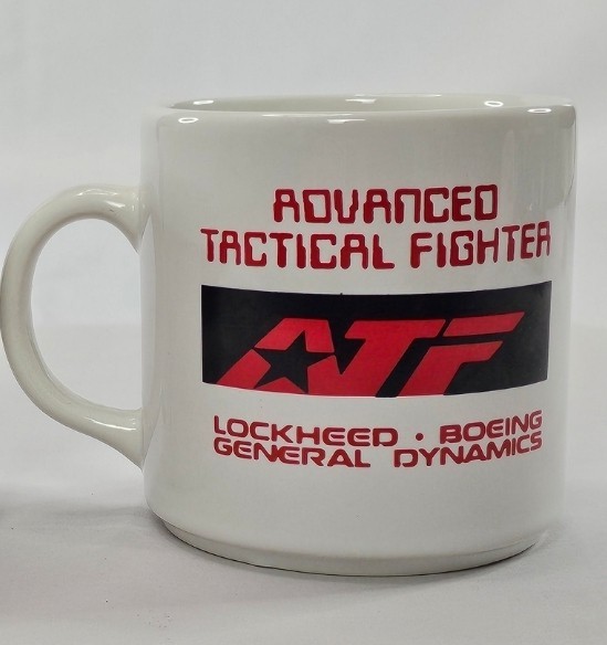 2 Vtg 1988 Boeing Lockheed Mugs General Dynamics Advanced Tactical Fighter READ⬇