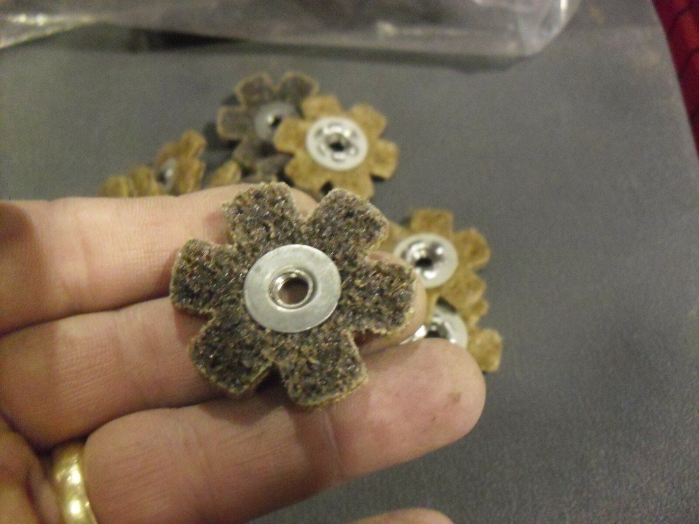 EIGHTEEN !! 1-1/2" Conditioning/Blending Wheels 1/4-20 Thread