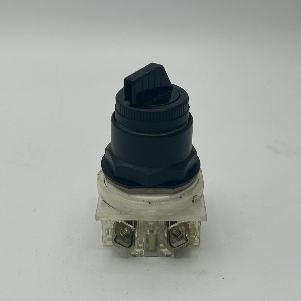 Square D Class 9001 Type KA-2 Ser. G Pilot Duty Selector Switch