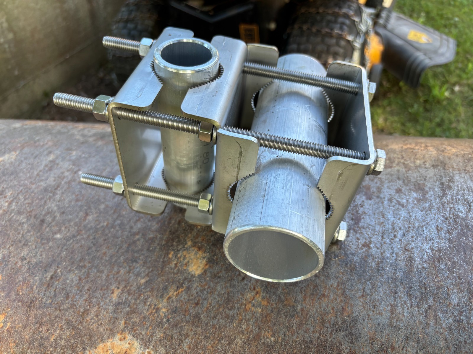 *HEAVY DUTY* 2 3/8", 90 Degree Pipe to Pipe Clamp for Antenna Towers