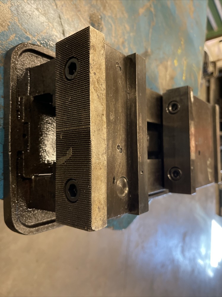 Kurt 5” Precision Machine Vise Model D50 (dd13B