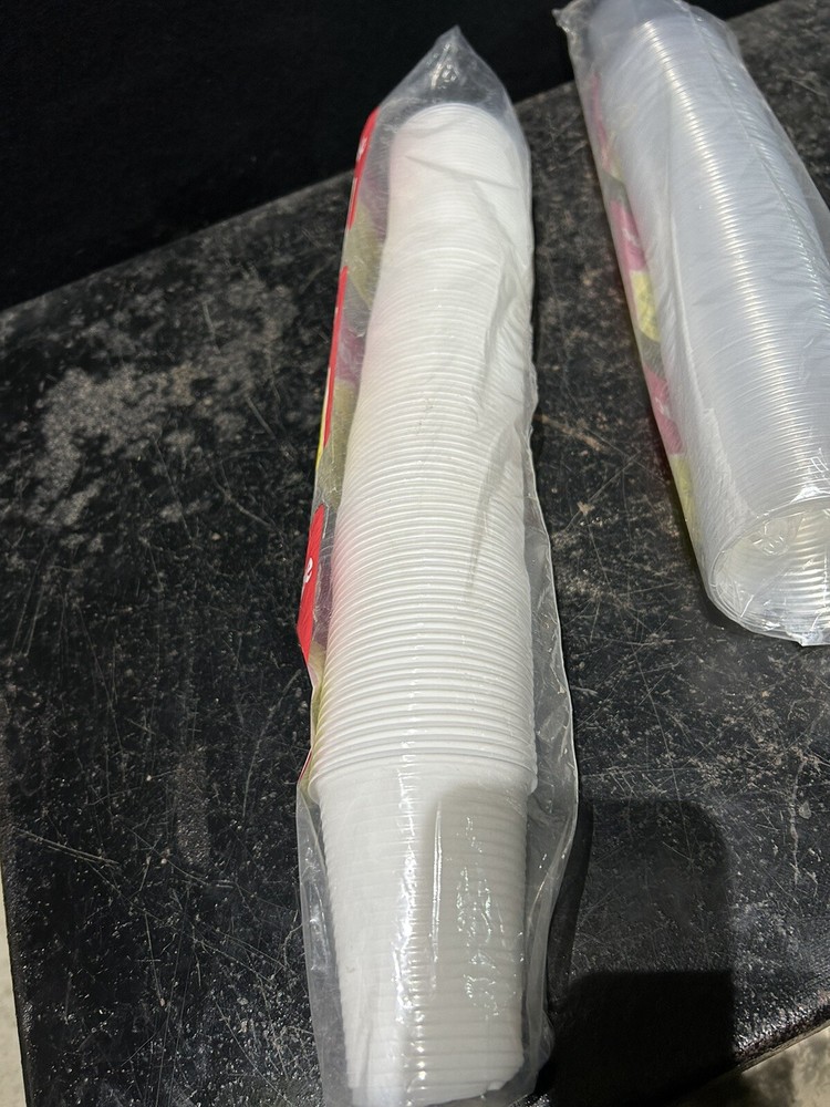 White & Clear Plastic Vending Cups Reusable / Disposable Drinking Cups 180cc