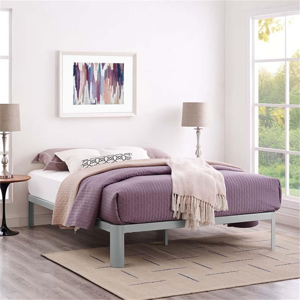 Hawthorne Collection Queen Platform Bed in Gray