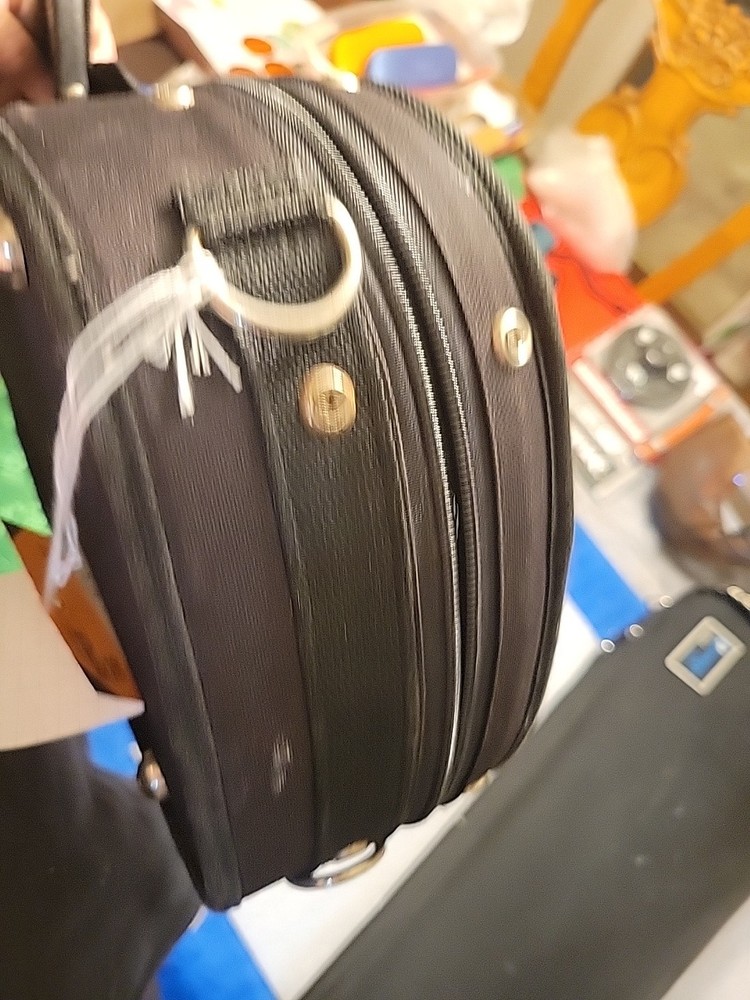 3/4 Unbranded Violin Case Missing Zipper Pull On Outside Pocket