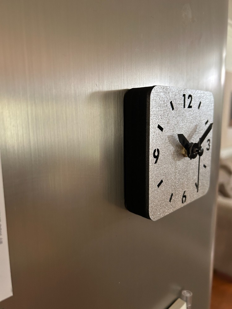 Versatile Fridge Magnet Clock – Silent Quartz, Wood Frame, Gift-Ready