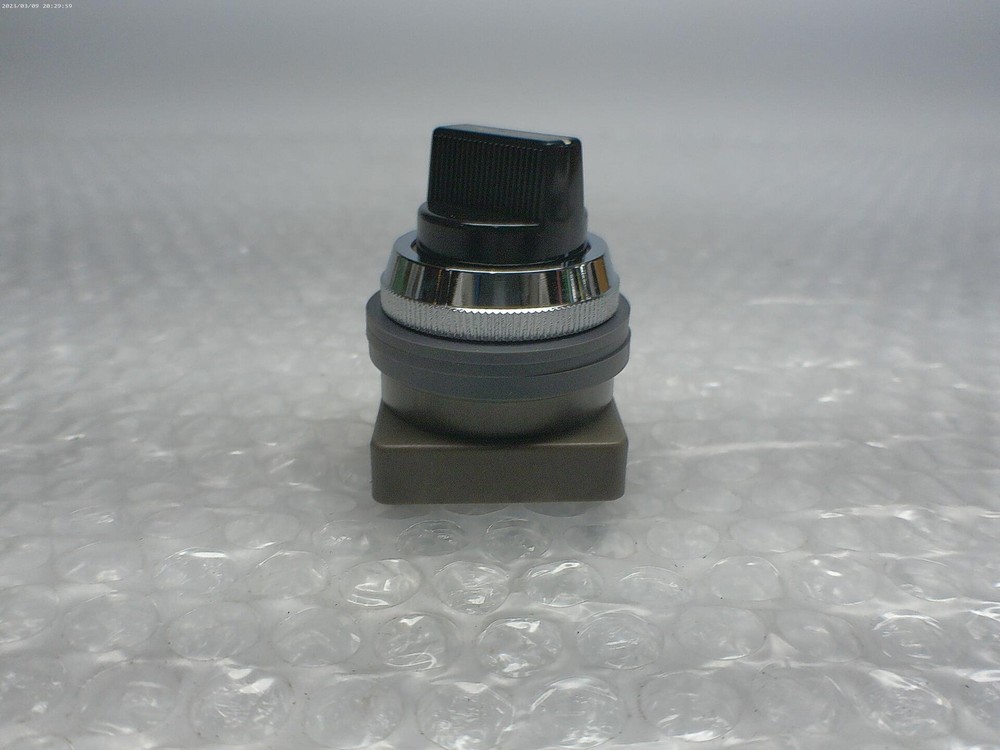 INDUSTRIAL SPARE 2060076-010 SELECTOR SWITCH NSNP