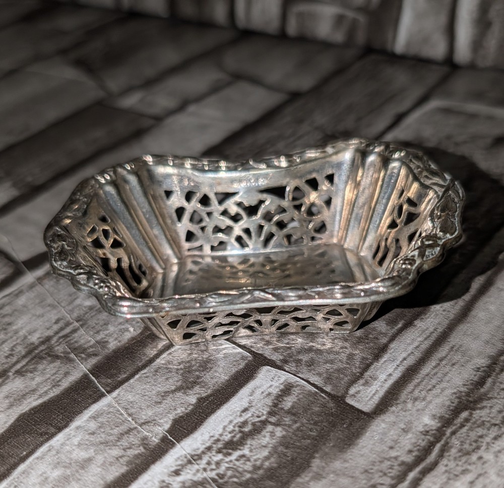 Antique Miniature Candy Nut Bowl 3x3x1" Silver Plated. Made In England.Mngrmd L