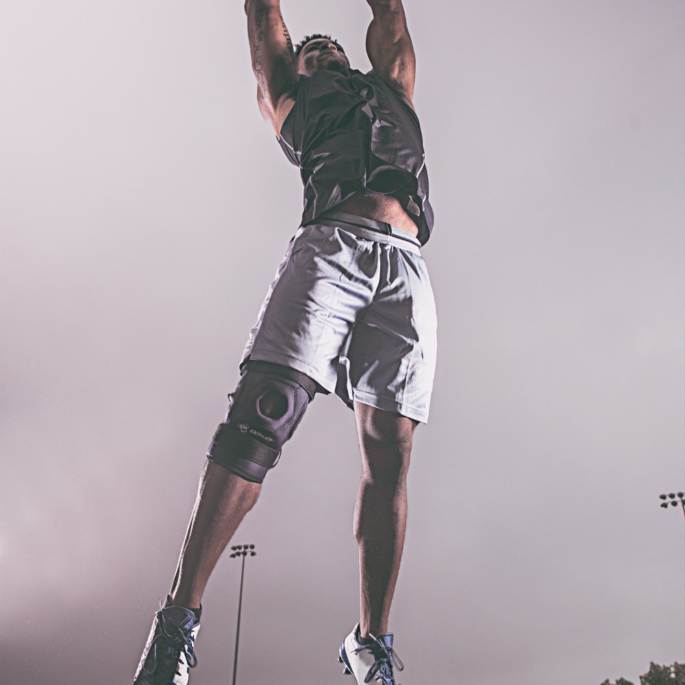 DonJoy Performance Bionic Knee Brace (Camo/Medium)