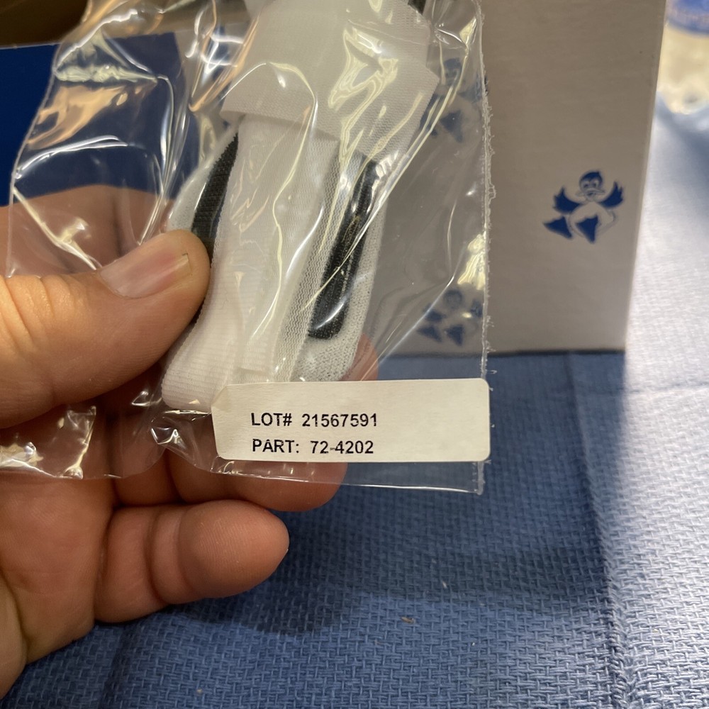 DeRoyal 72-4202 Neonatal Eye Covers