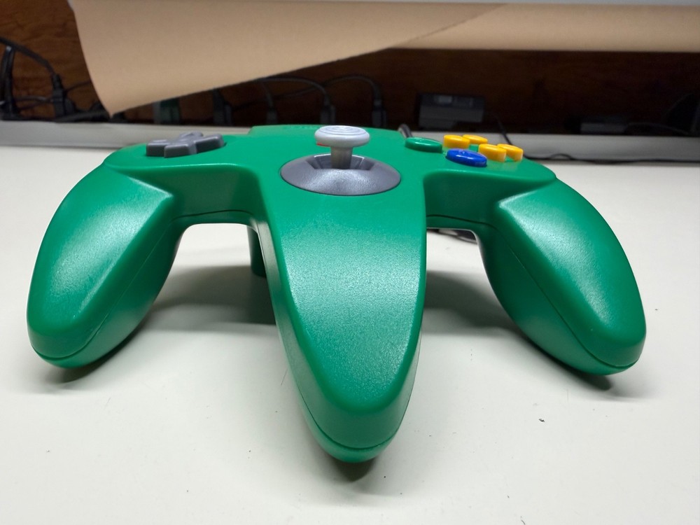 AUTHENTIC NINTENDO N64 WIRED CONTROLLER GREEN WORKING NICE GOOD STICK