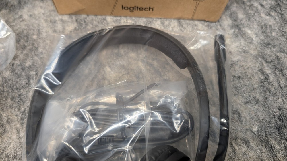2 x Logitech H570e USB Stereo Headset - Black 🔥New/Open Box🔥