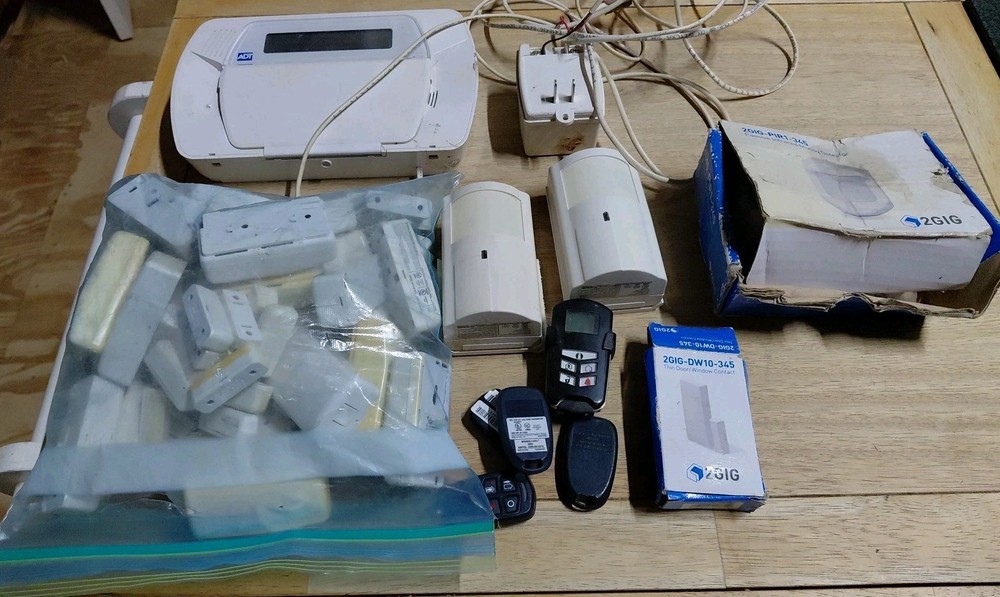 ADT Security System Lot – Keypad, Controllers Etc.. Lot