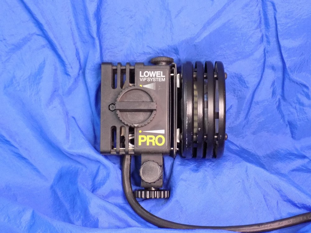 LOWELL PRO ViP Camera Lighting System w/ Light & Light Stand German Made