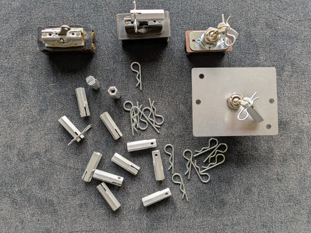 HEAVY DUTY DOUBLE POLE TOGGLE SWITCH - MACHINED WITH A FLAT BLADE HANDLE