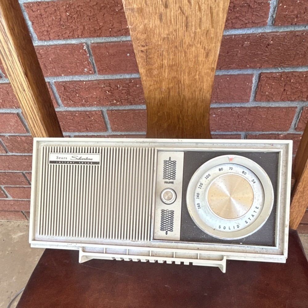 Sears Silvertone Vintage Solid State Transistor Radio Collectible Electronics