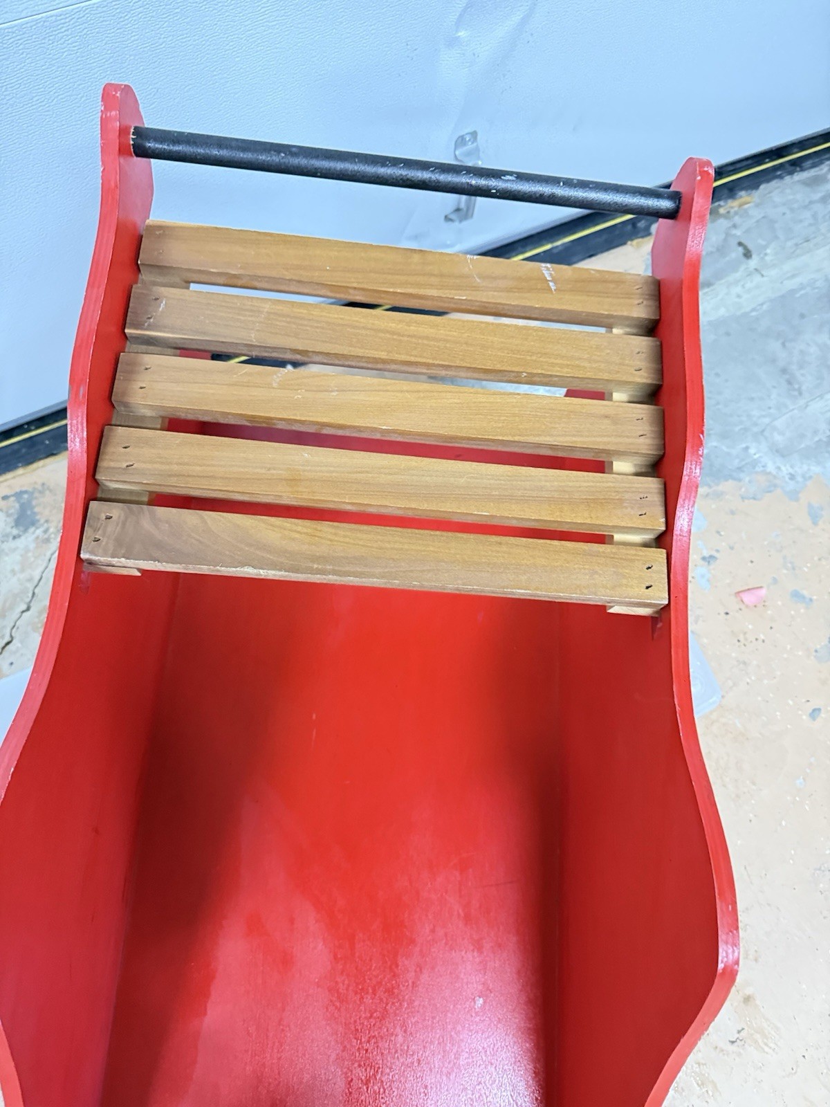 denny manufacturing Red Christmas Sled Photo Prop