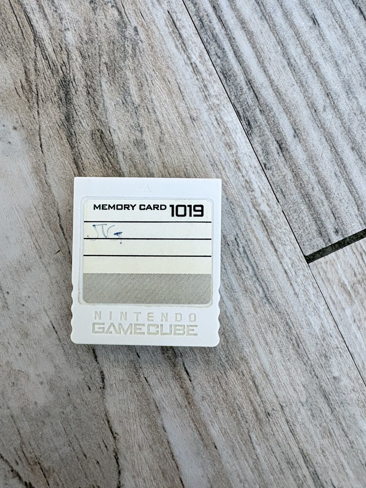 Nintendo GameCube White Memory Card 1019 OEM Authentic DOL-020