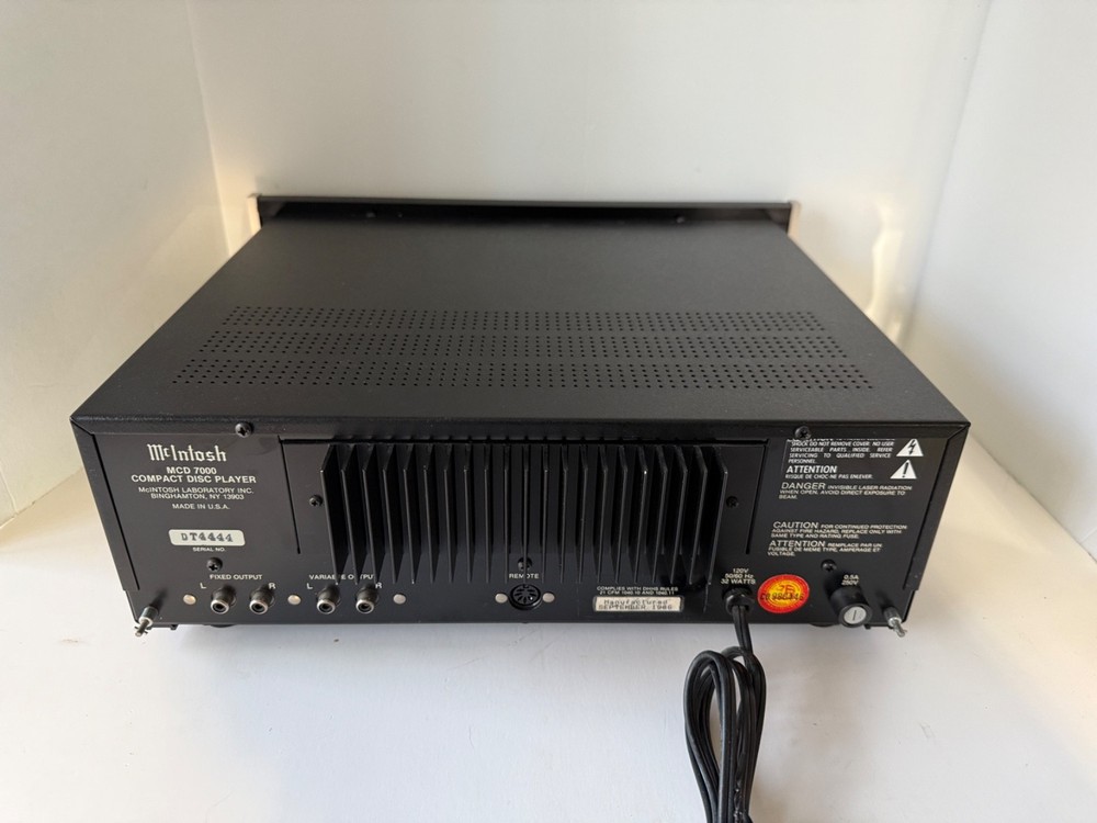 MCINTOSH MCD7000 COMPACT DISC PLAYER - AS IS
