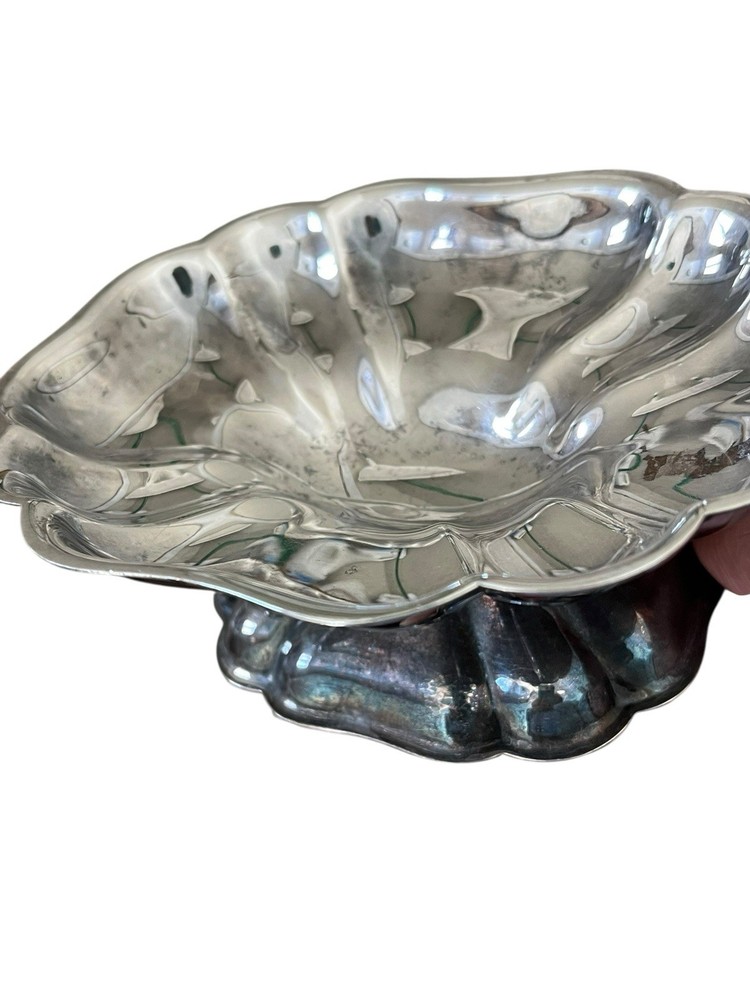 Vintage Canterbury Silver Plate Pedestal Dish Bowl Scalloped Relish Nuts Candy