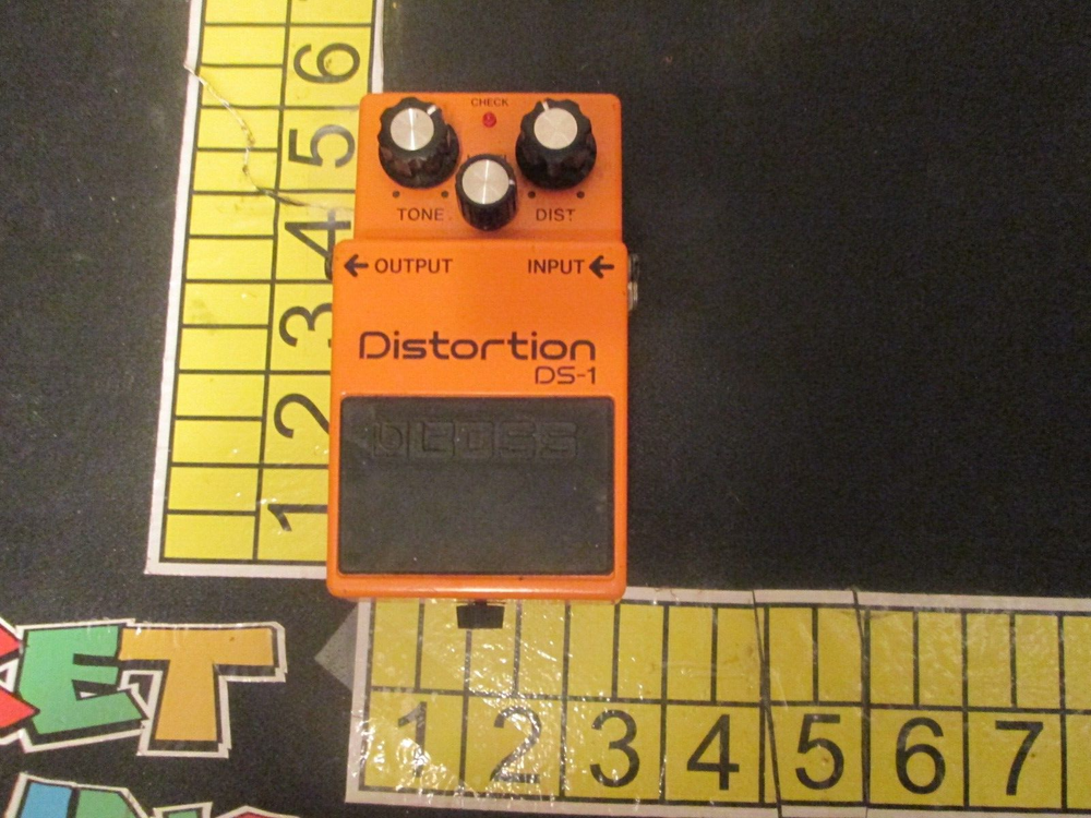 BOSS Distortion DS-1