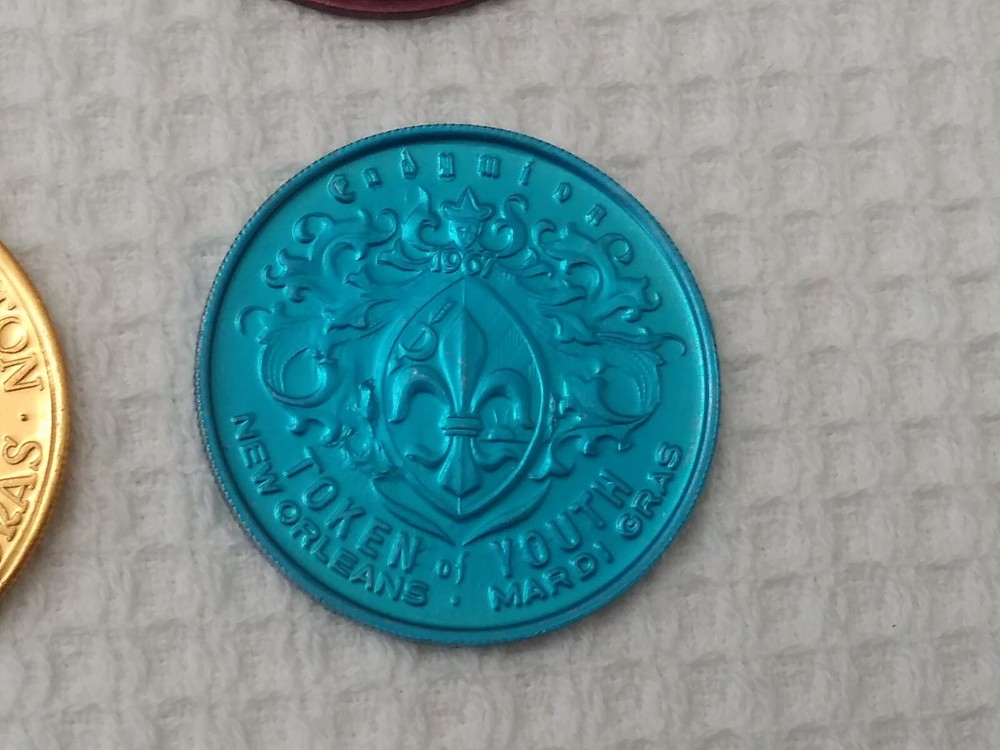 Vintage 4 Tokens All Different #003