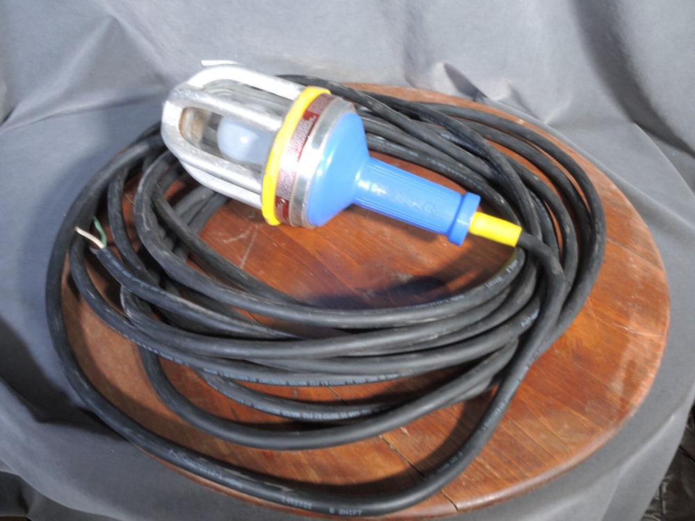 Ericson 2600 Drop LIght Temporary Lighting Hazardous Location Explosion Proof