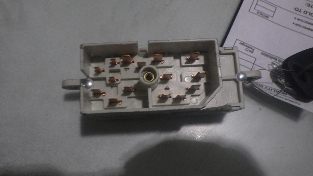 04 FORD MUSTANG Ignition W/Key