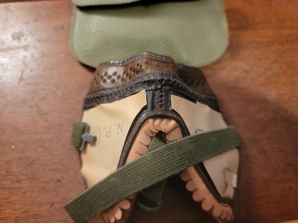 US WW2 10th Mountain Ski Sun Goggles W/ Case NOS Unopened Old Stock