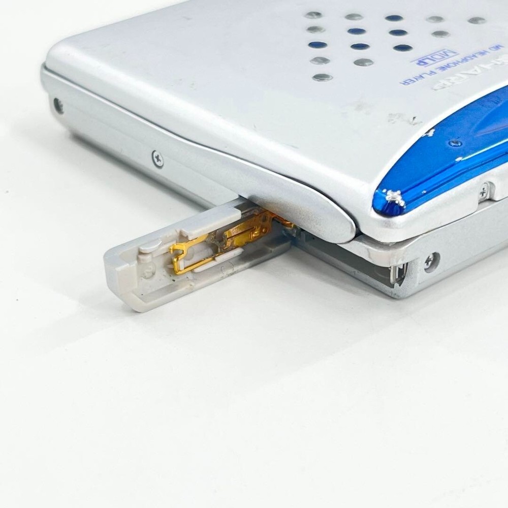 Sharp MD-ST70 Portable Mini Disc Player Blue Good