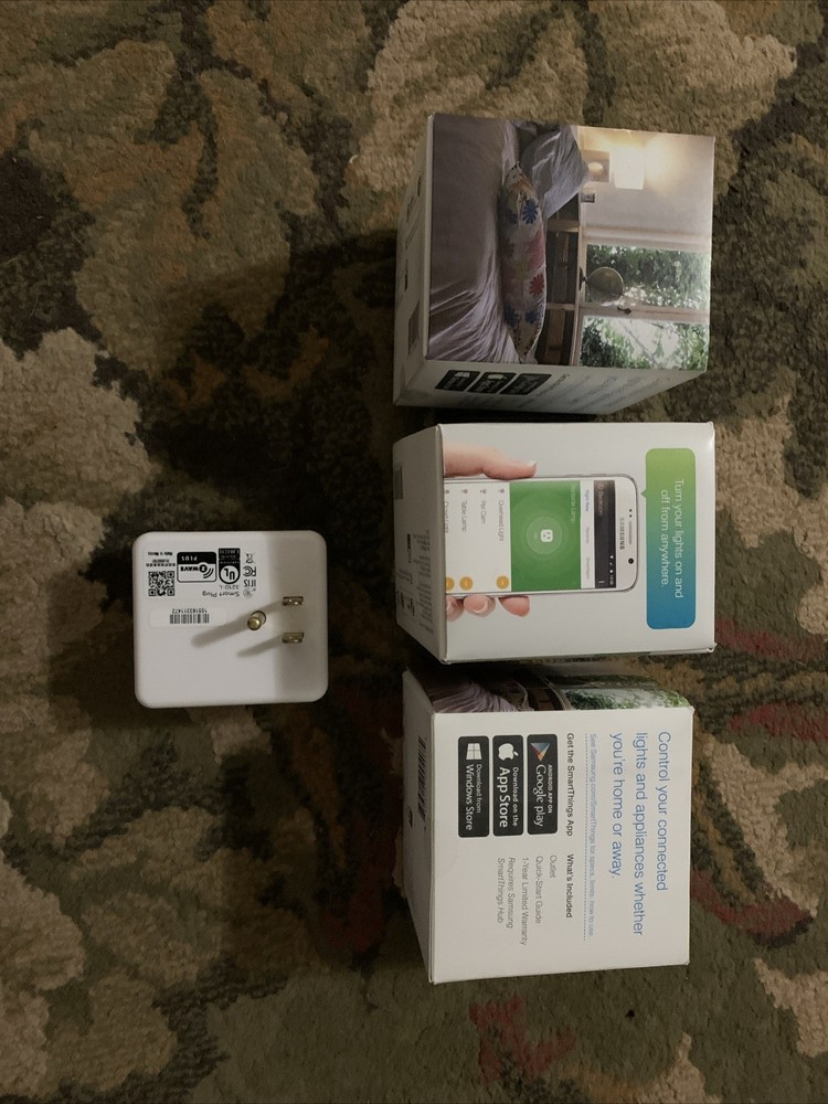 SAMSUNG SMART THINGS OUTLET 4 PACK