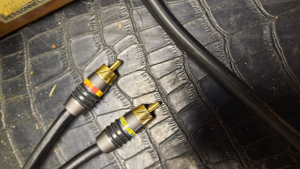 Hitachi Turntable Model PS-10