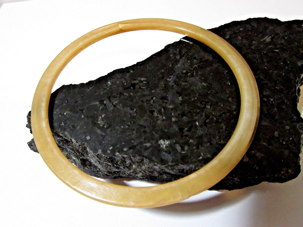 MARBLED PARTIALLY TRANSLUCENT PLASTIC BANGLE BRACELET TAN BROWN SPACER